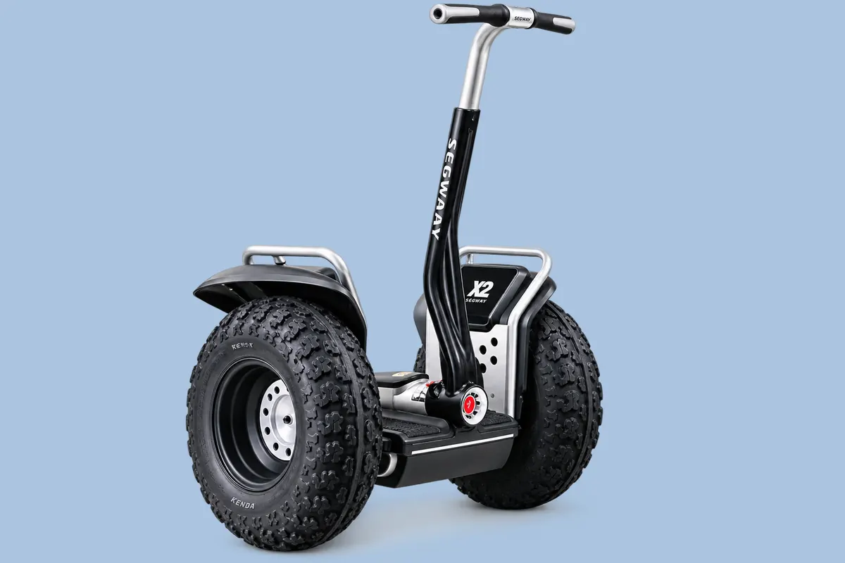 Segway noir et gris anodisé, gyropode à deux roues